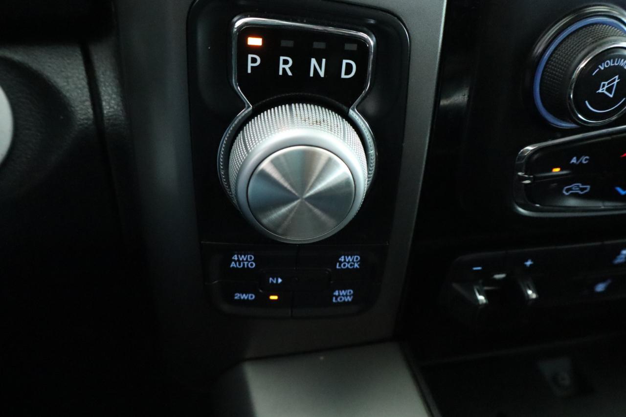 RAM 1500 4WD Quad Cab 140.5" Sport 2016