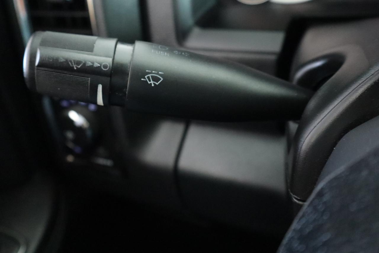 RAM 1500 4WD Quad Cab 140.5" Sport 2016