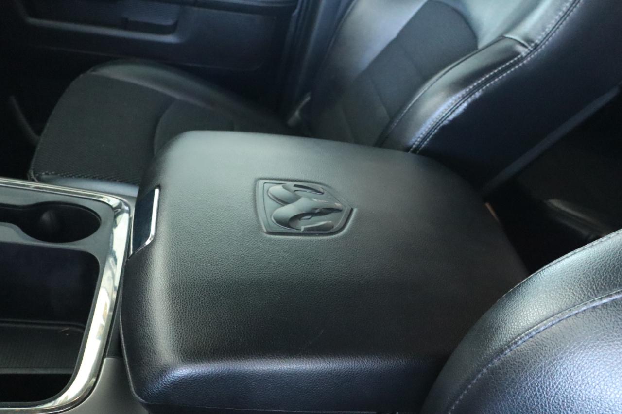 RAM 1500 4WD Quad Cab 140.5" Sport 2016