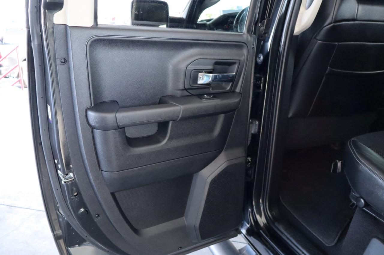 RAM 1500 4WD Quad Cab 140.5" Sport 2016