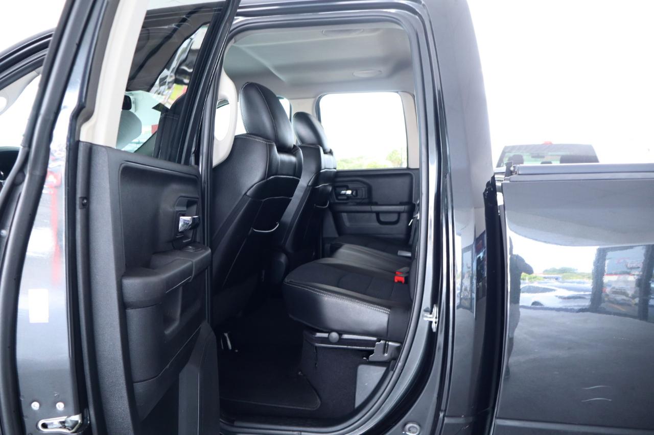 RAM 1500 4WD Quad Cab 140.5" Sport 2016