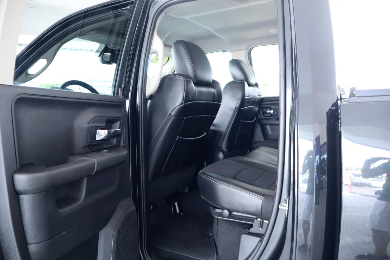 RAM 1500 4WD Quad Cab 140.5" Sport 2016