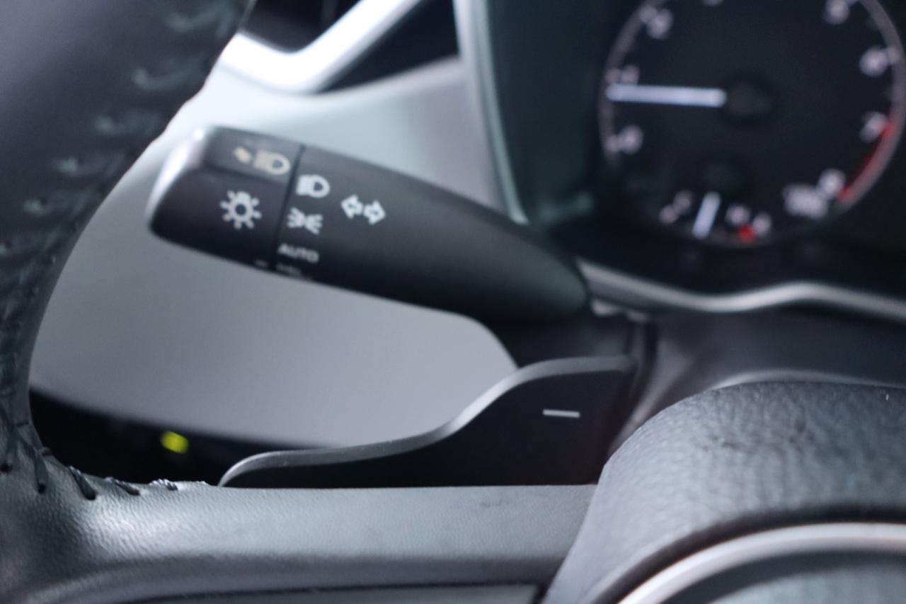 Toyota Corolla Hatchback SE CVT (Natl) 2023