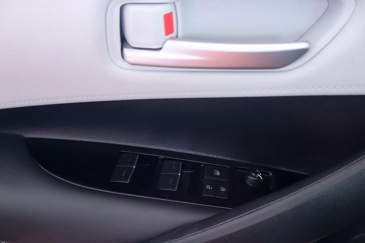 Toyota Corolla Hatchback SE CVT (Natl) 2023