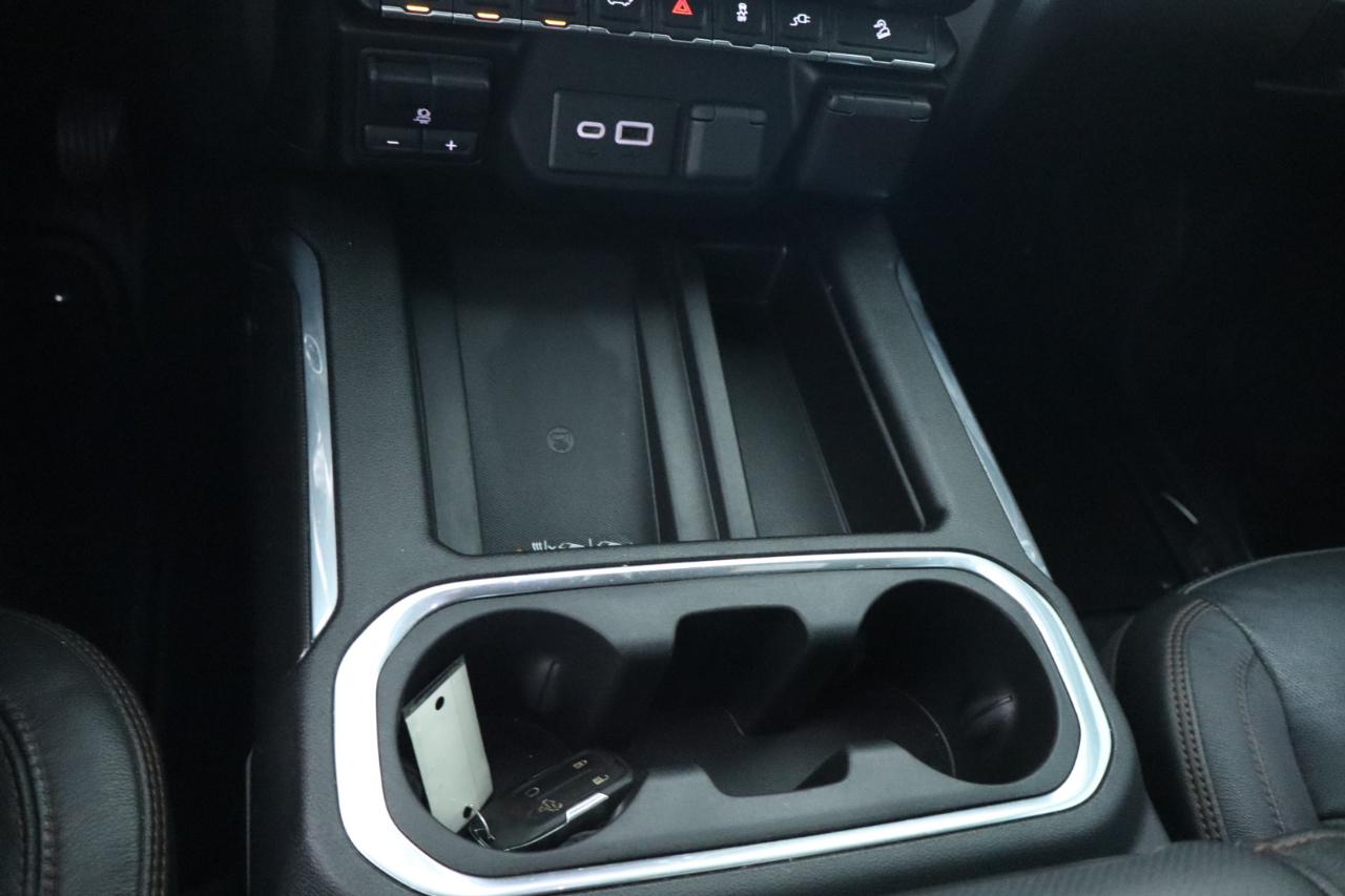 GMC Sierra 1500 4WD Crew Cab 147" AT4 2021