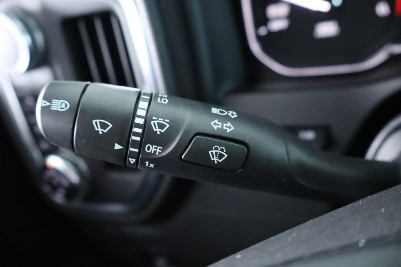 GMC Sierra 1500 4WD Crew Cab 147" AT4 2021