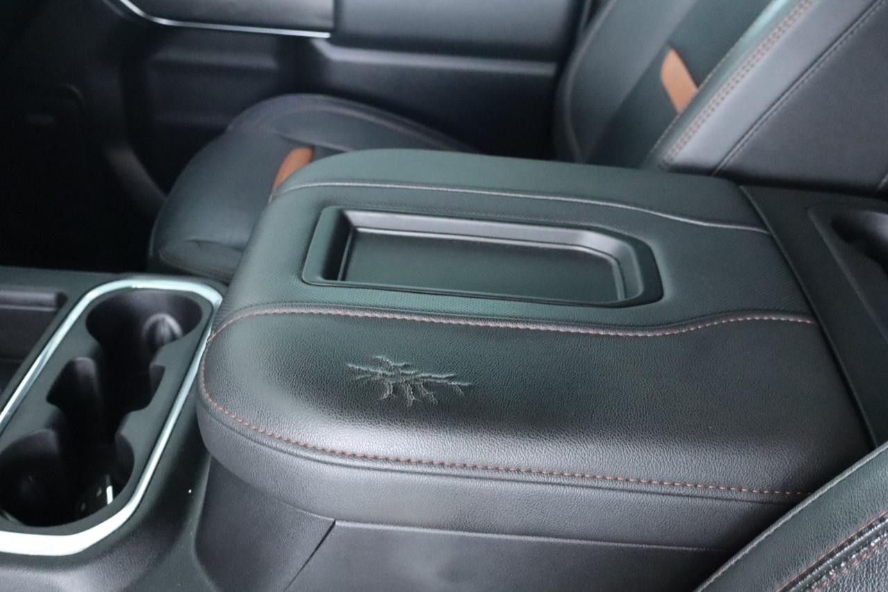 GMC Sierra 1500 4WD Crew Cab 147" AT4 2021