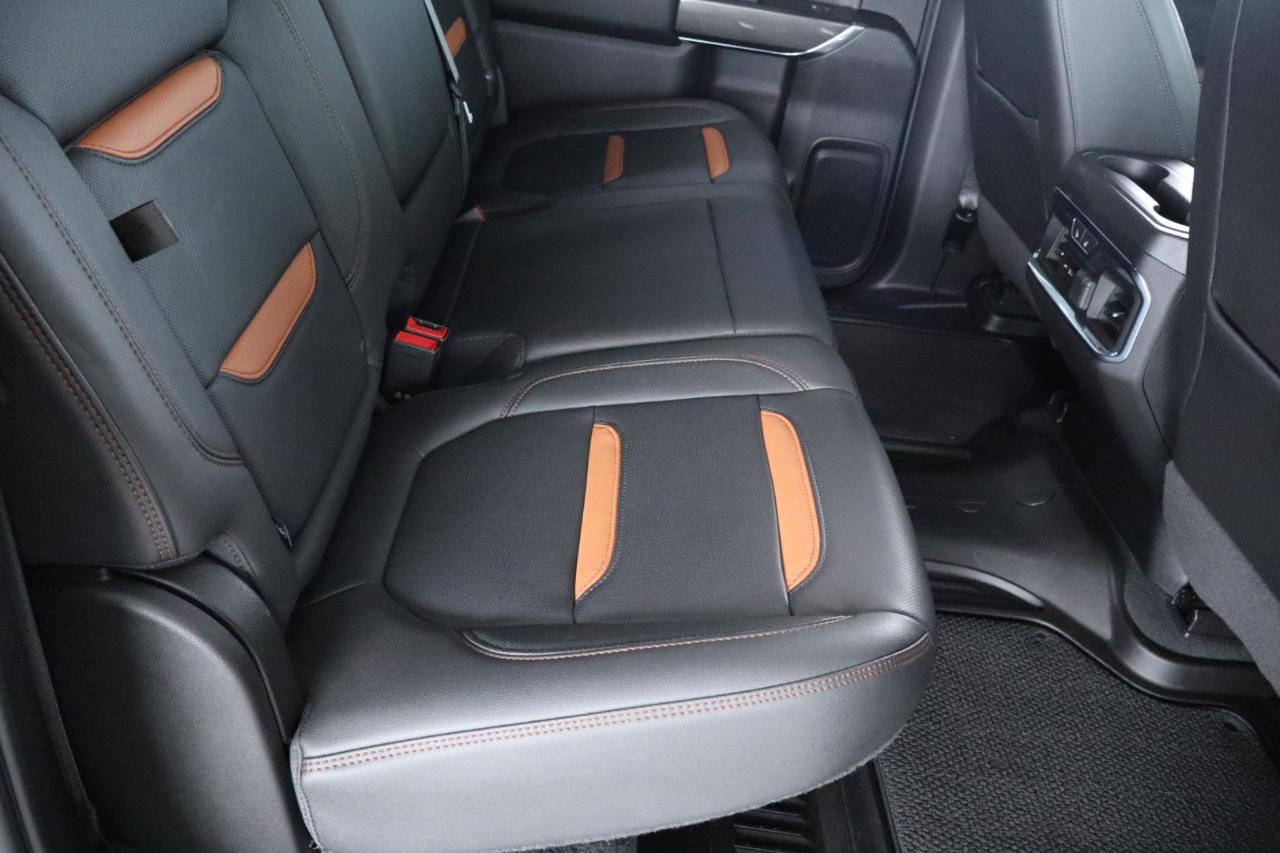 GMC Sierra 1500 4WD Crew Cab 147" AT4 2021