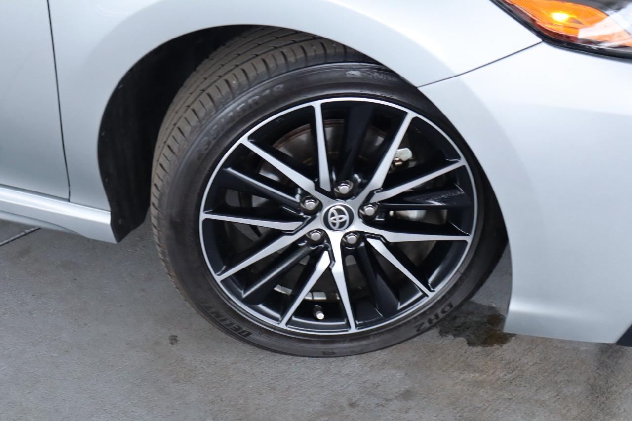 Toyota Camry Hybrid SE Nightshade CVT (Natl) 2023