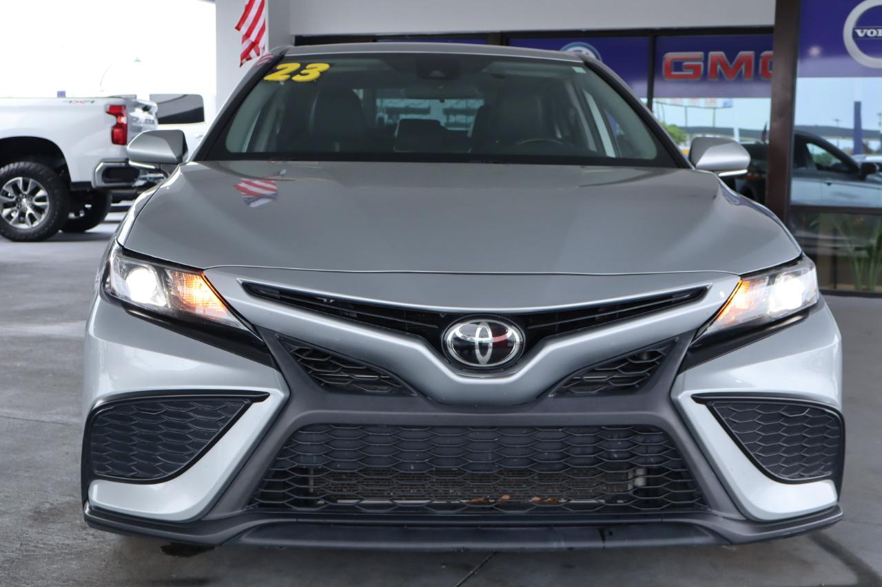 Toyota Camry Hybrid SE Nightshade CVT (Natl) 2023