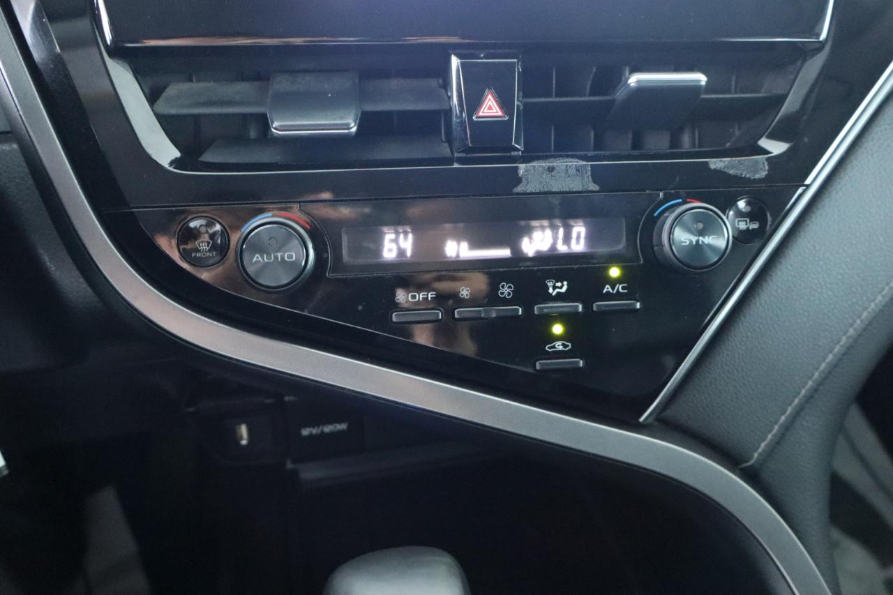 Toyota Camry Hybrid SE Nightshade CVT (Natl) 2023