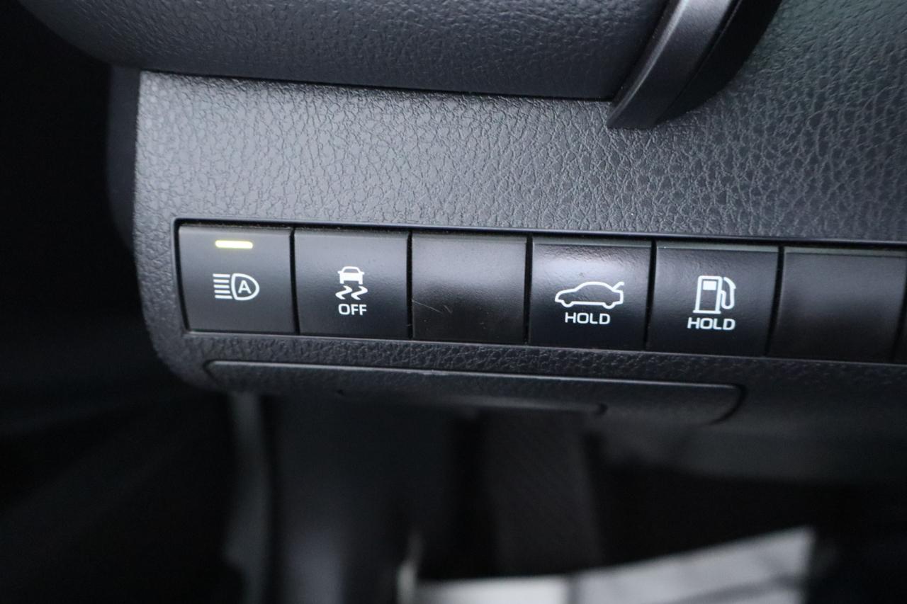 Toyota Camry Hybrid SE Nightshade CVT (Natl) 2023