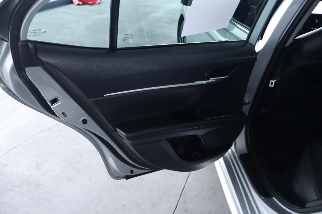 Toyota Camry Hybrid SE Nightshade CVT (Natl) 2023