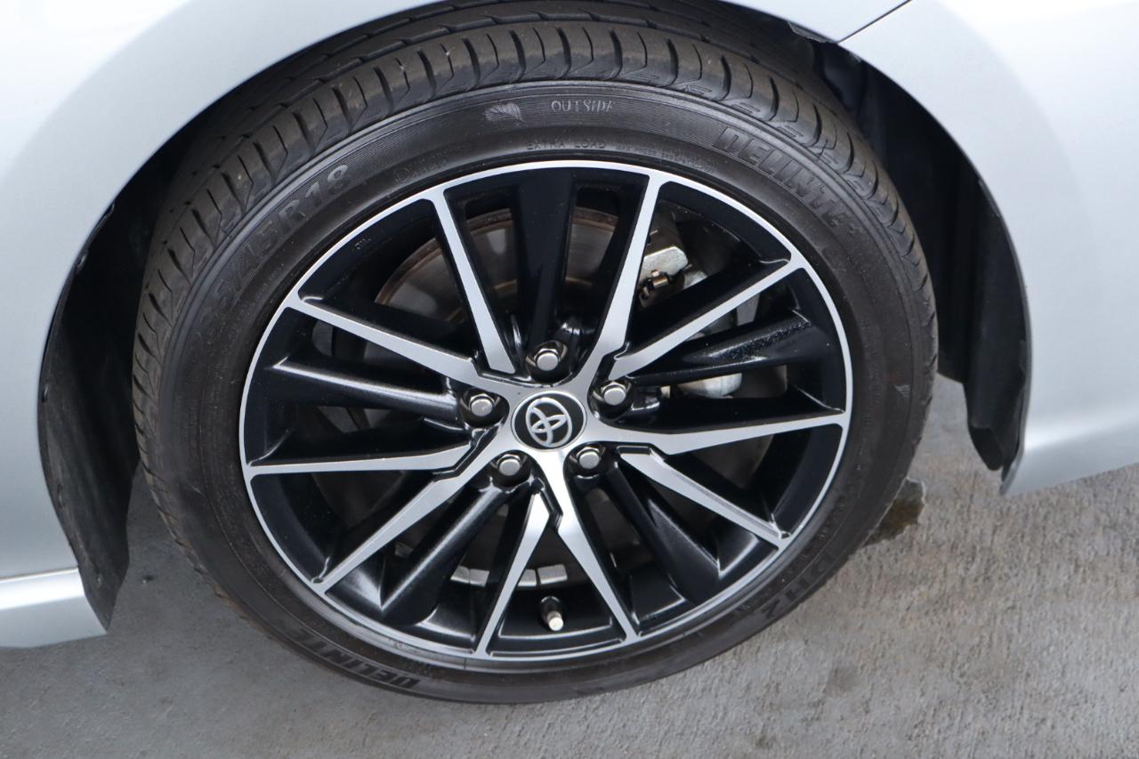 Toyota Camry Hybrid SE Nightshade CVT (Natl) 2023