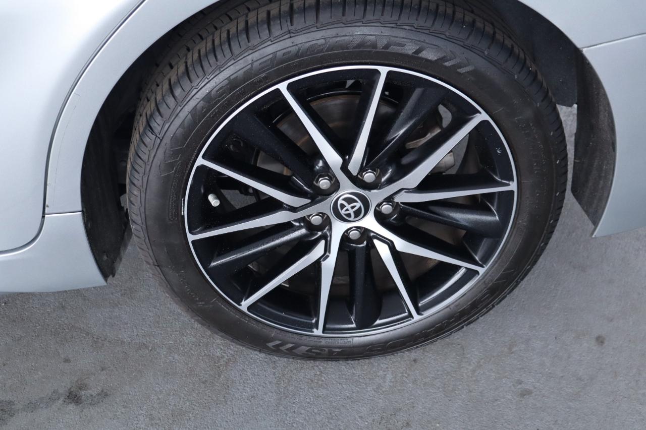 Toyota Camry Hybrid SE Nightshade CVT (Natl) 2023