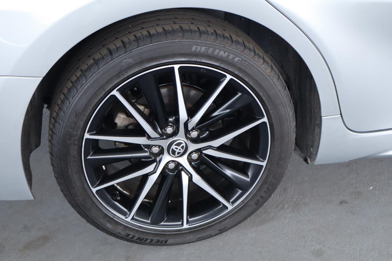 Toyota Camry Hybrid SE Nightshade CVT (Natl) 2023