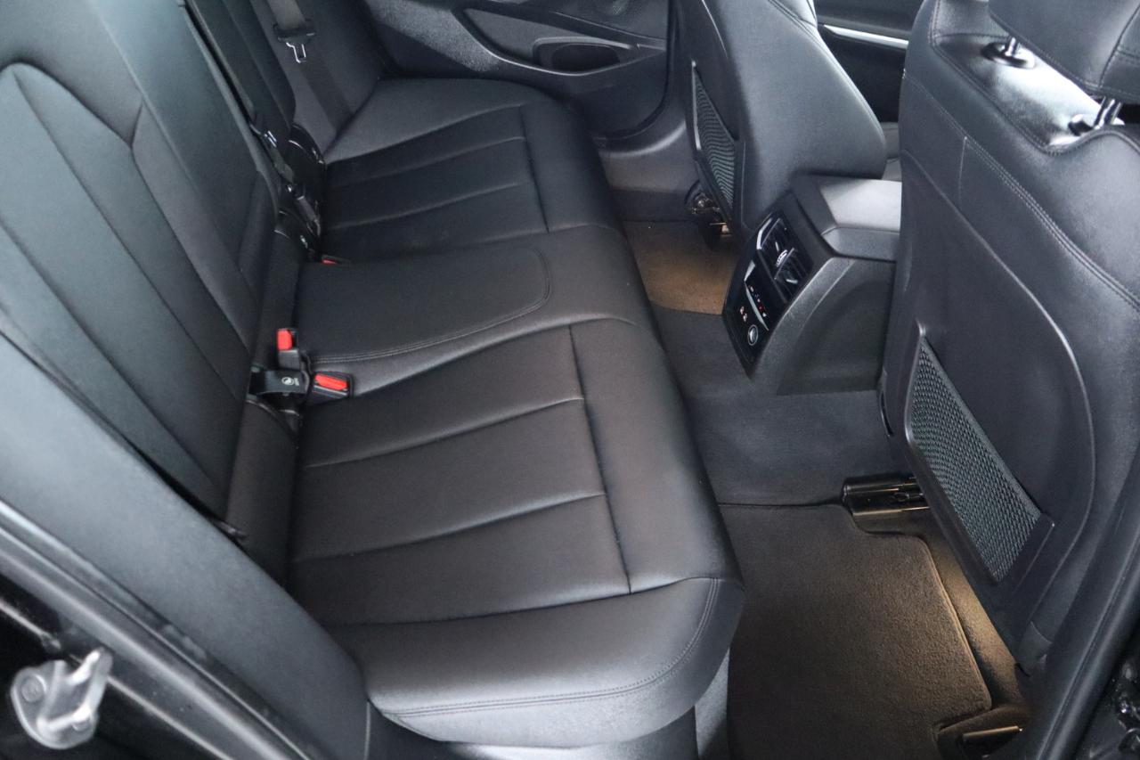 BMW 3 Series 330i Sedan North America 2020