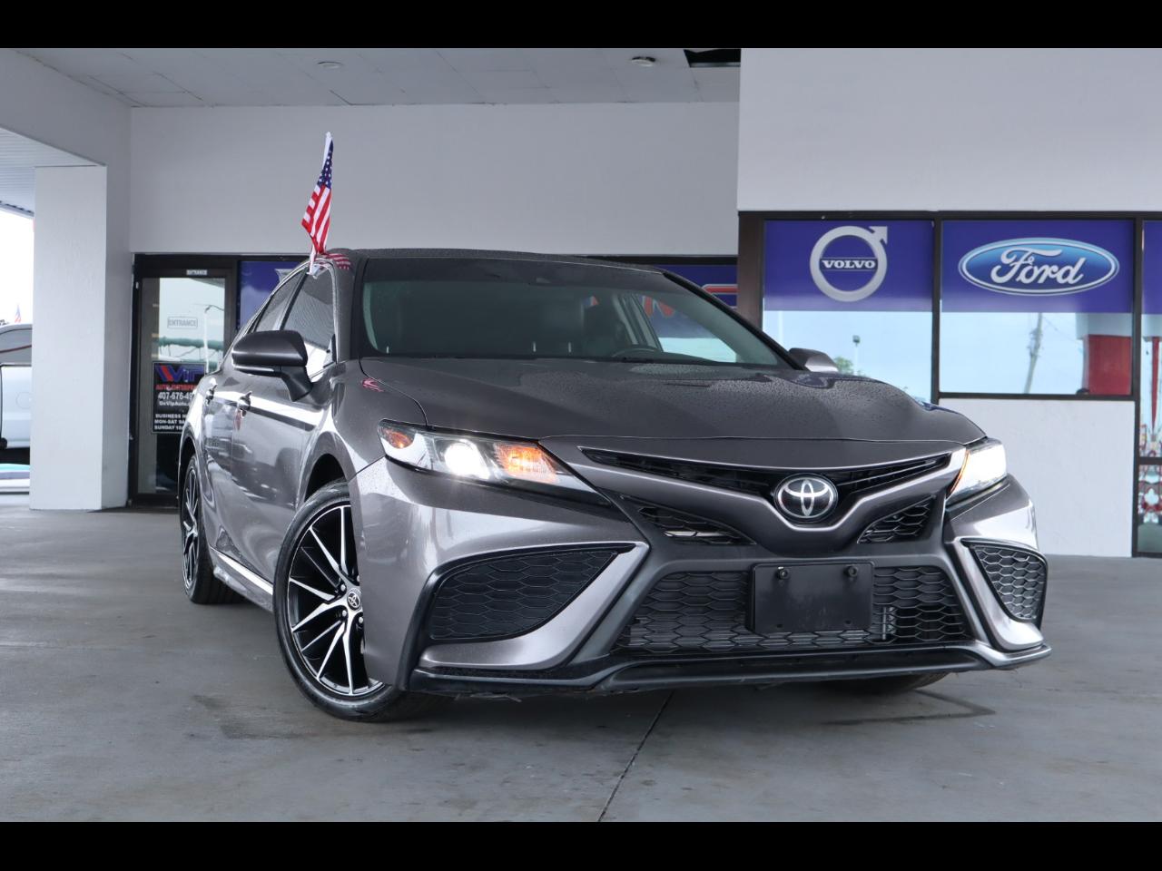 Toyota Camry SE Auto (Natl) 2022