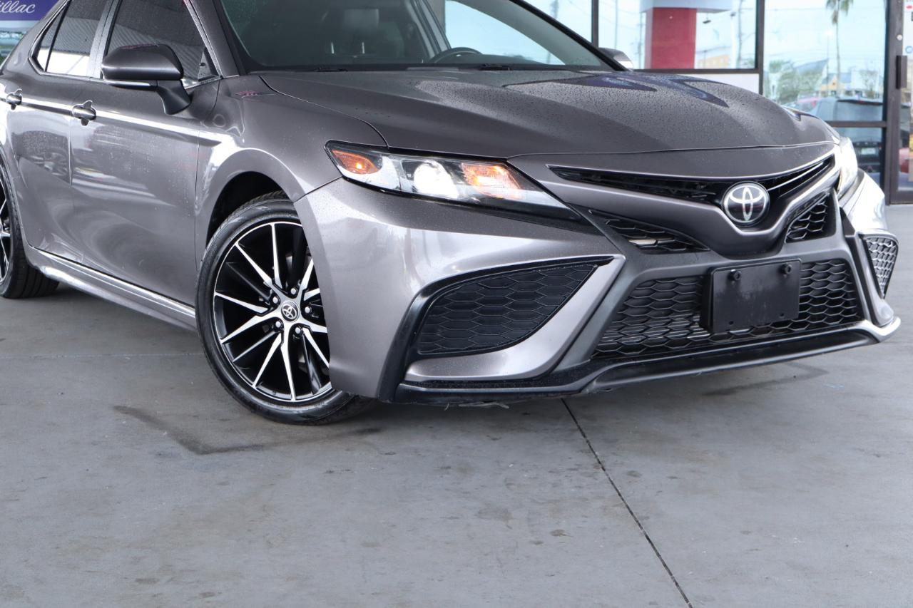 Toyota Camry SE Auto (Natl) 2022