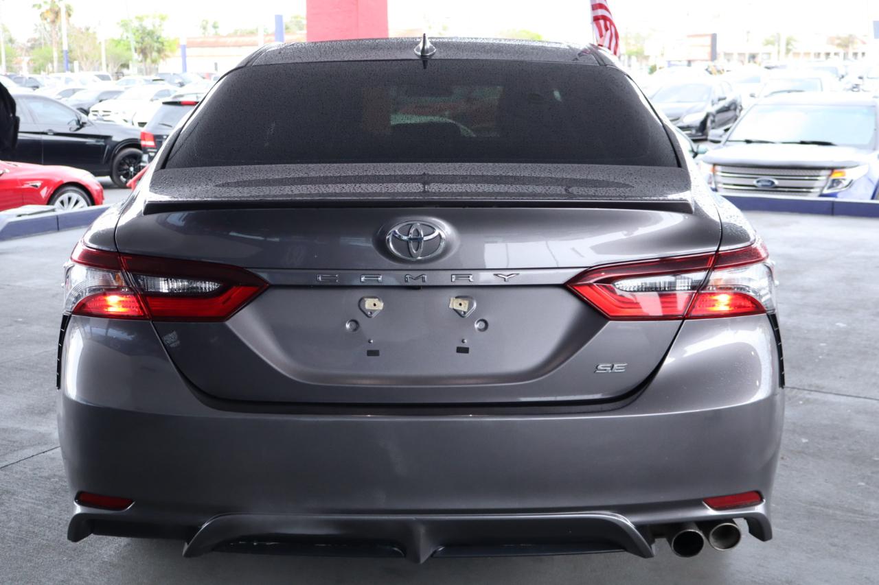 Toyota Camry SE Auto (Natl) 2022