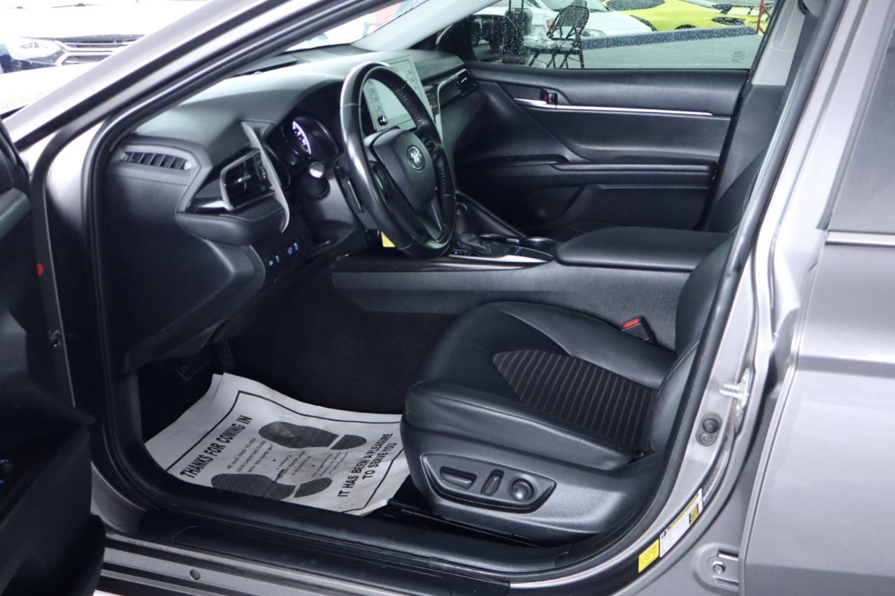 Toyota Camry SE Auto (Natl) 2022