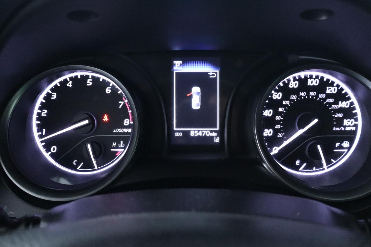 Toyota Camry SE Auto (Natl) 2022