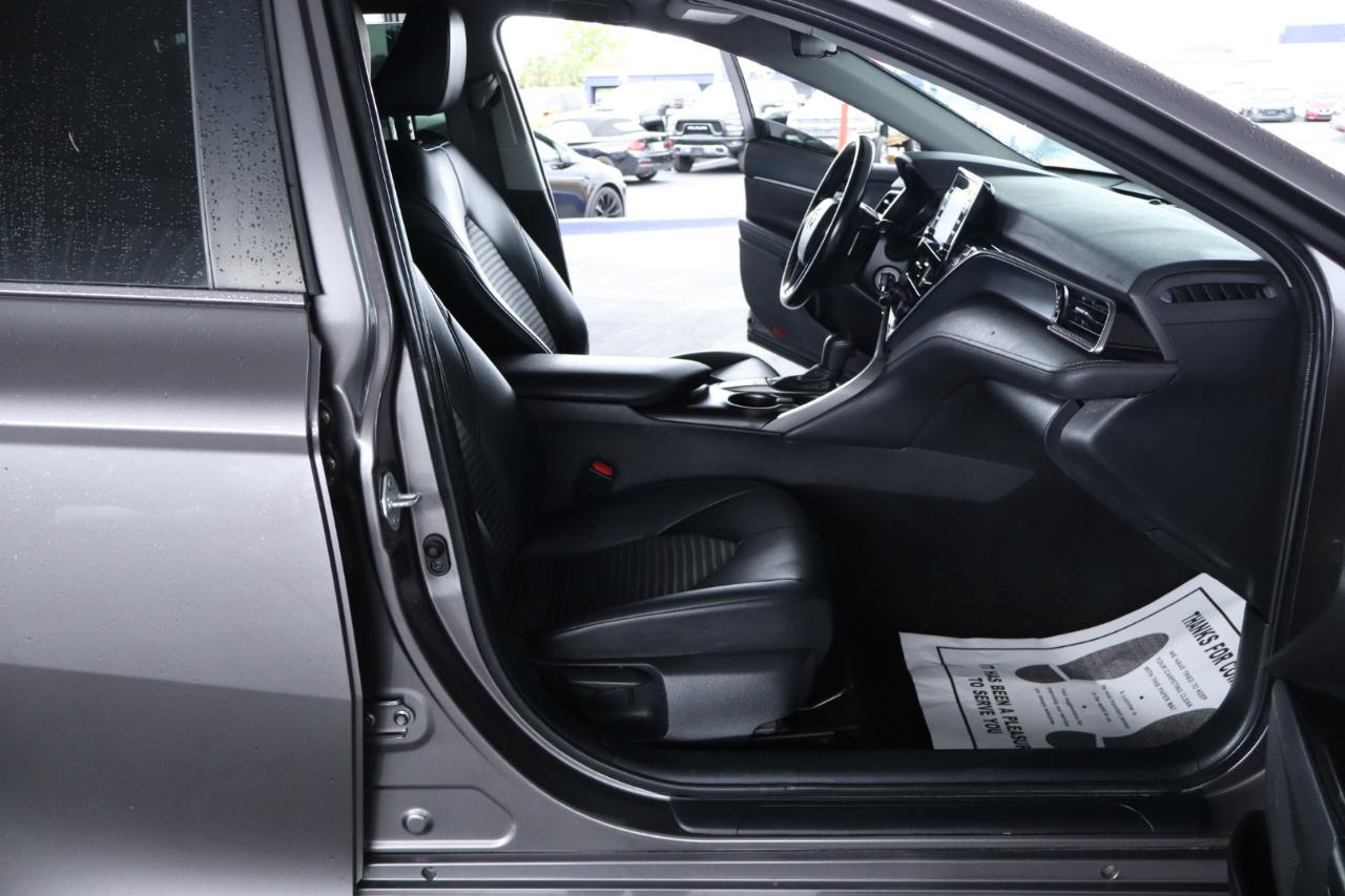 Toyota Camry SE Auto (Natl) 2022