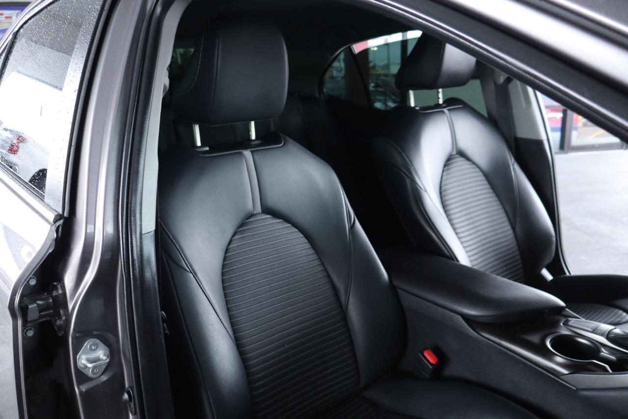 Toyota Camry SE Auto (Natl) 2022