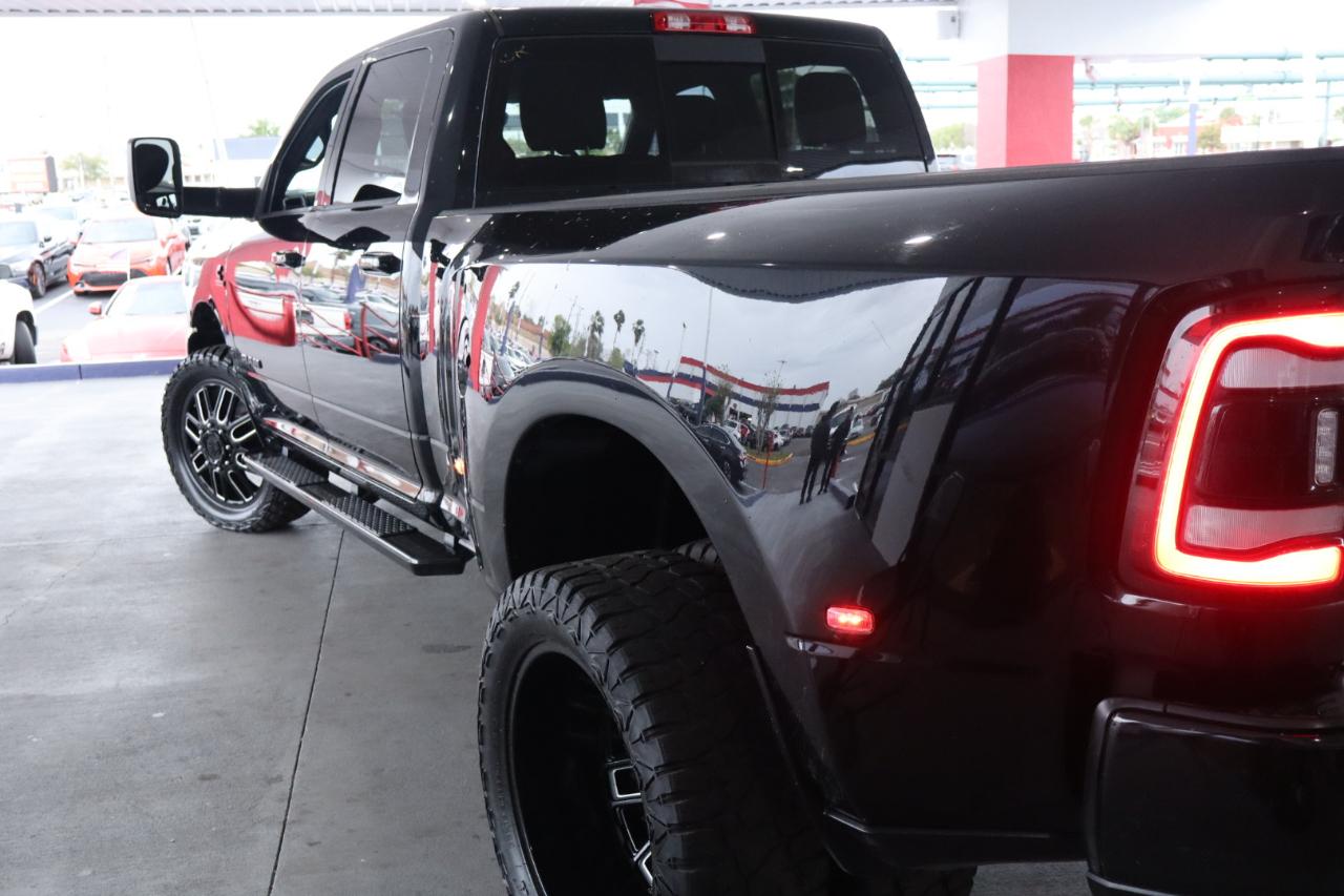 RAM 3500 Big Horn 4x4 Crew Cab 8' Box 2020