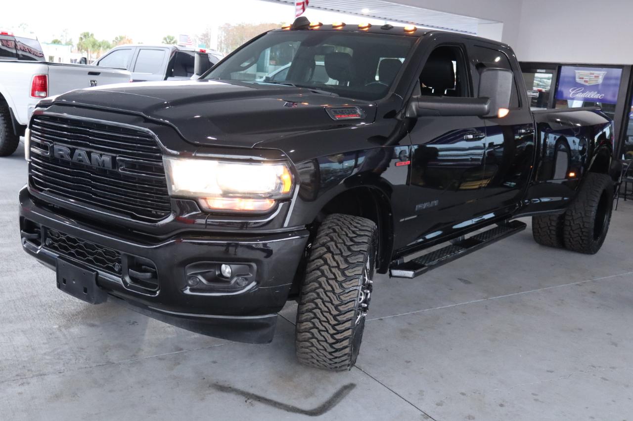 RAM 3500 Big Horn 4x4 Crew Cab 8' Box 2020