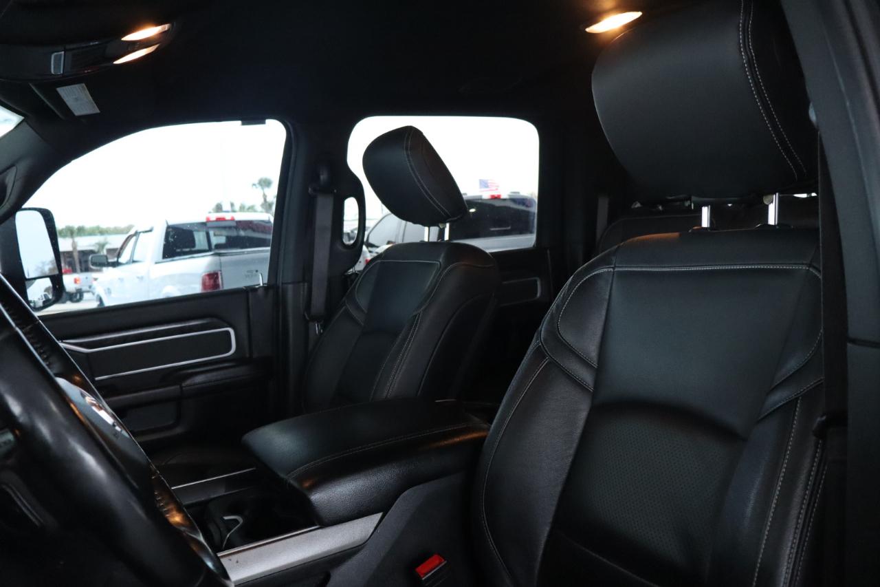 RAM 3500 Big Horn 4x4 Crew Cab 8' Box 2020