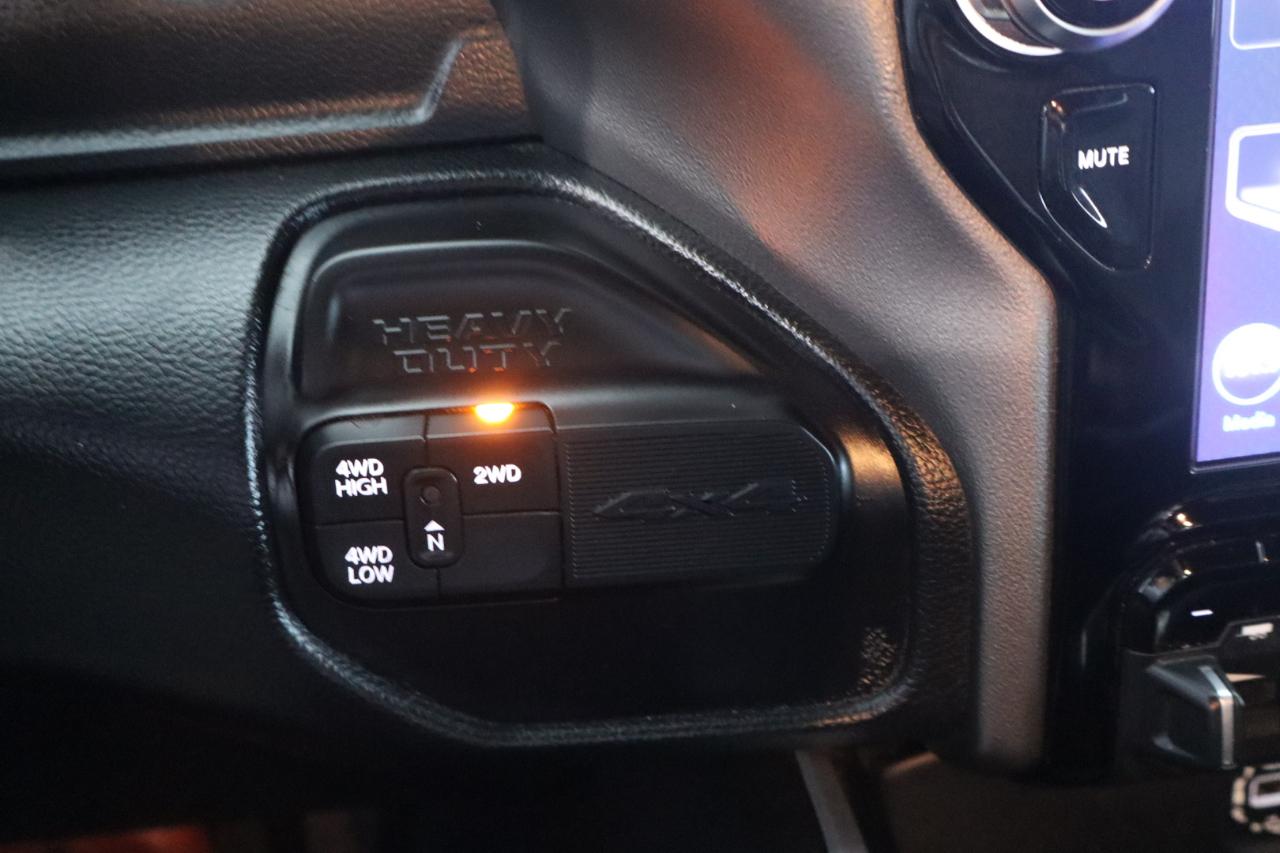 RAM 3500 Big Horn 4x4 Crew Cab 8' Box 2020