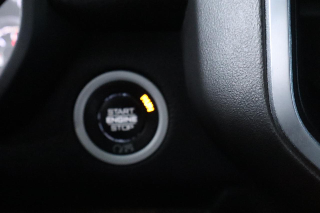 RAM 3500 Big Horn 4x4 Crew Cab 8' Box 2020