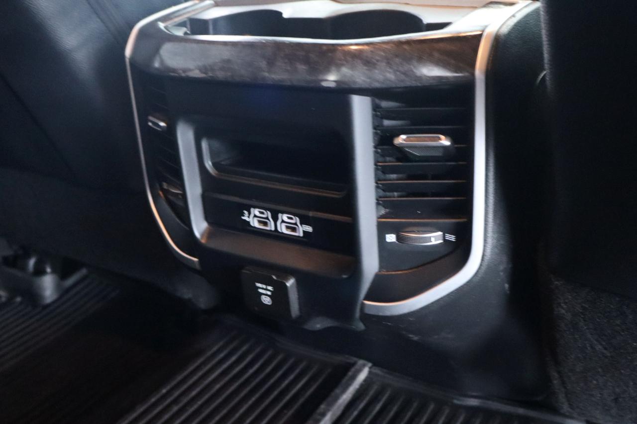 RAM 3500 Big Horn 4x4 Crew Cab 8' Box 2020