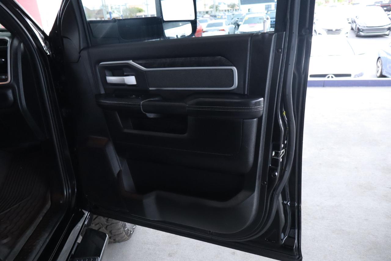 RAM 3500 Big Horn 4x4 Crew Cab 8' Box 2020