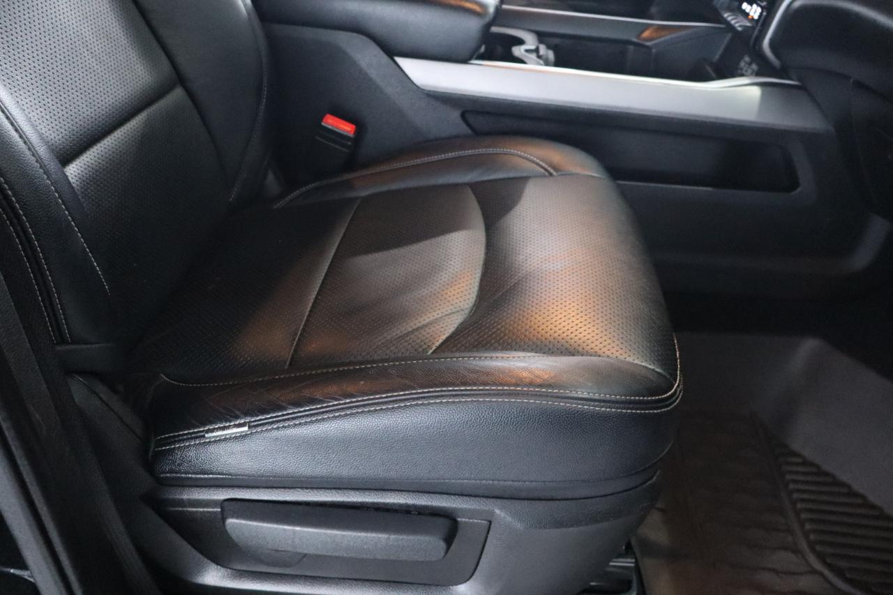 RAM 3500 Big Horn 4x4 Crew Cab 8' Box 2020