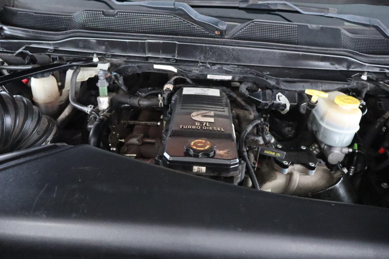 RAM 3500 Big Horn 4x4 Crew Cab 8' Box 2020