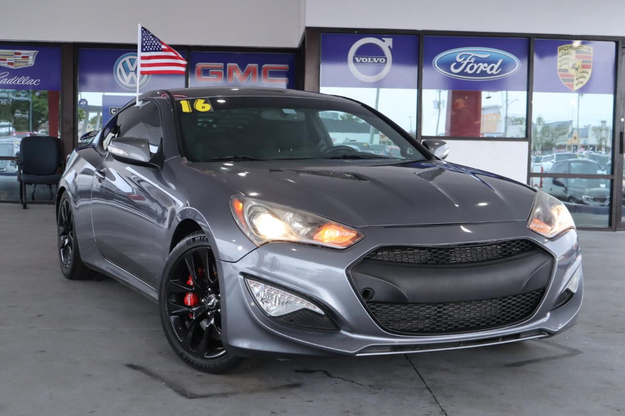 Hyundai Genesis Coupe 2dr 3.8L Auto Base w/Black Seats 2016
