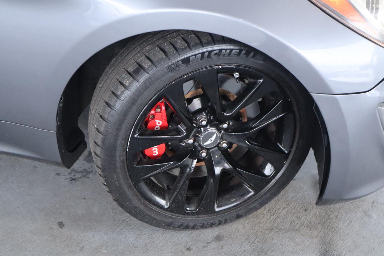 Hyundai Genesis Coupe 2dr 3.8L Auto Base w/Black Seats 2016
