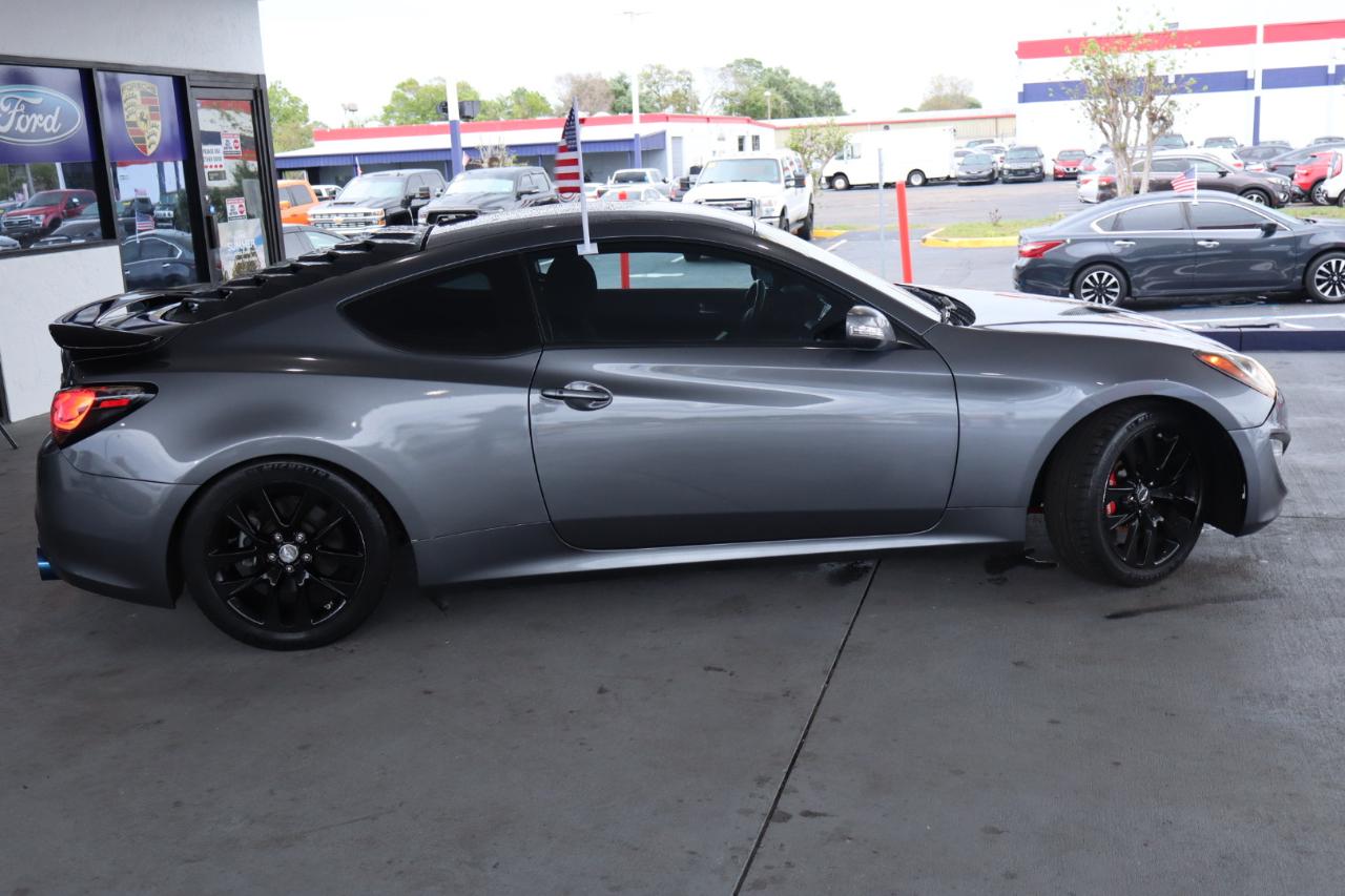 Hyundai Genesis Coupe 2dr 3.8L Auto Base w/Black Seats 2016