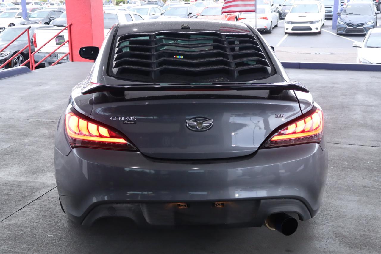Hyundai Genesis Coupe 2dr 3.8L Auto Base w/Black Seats 2016