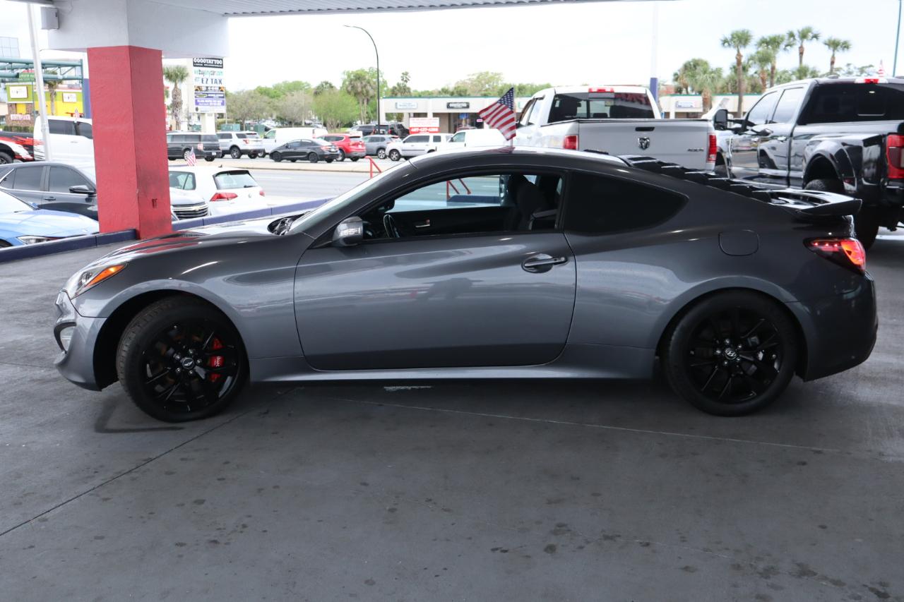 Hyundai Genesis Coupe 2dr 3.8L Auto Base w/Black Seats 2016