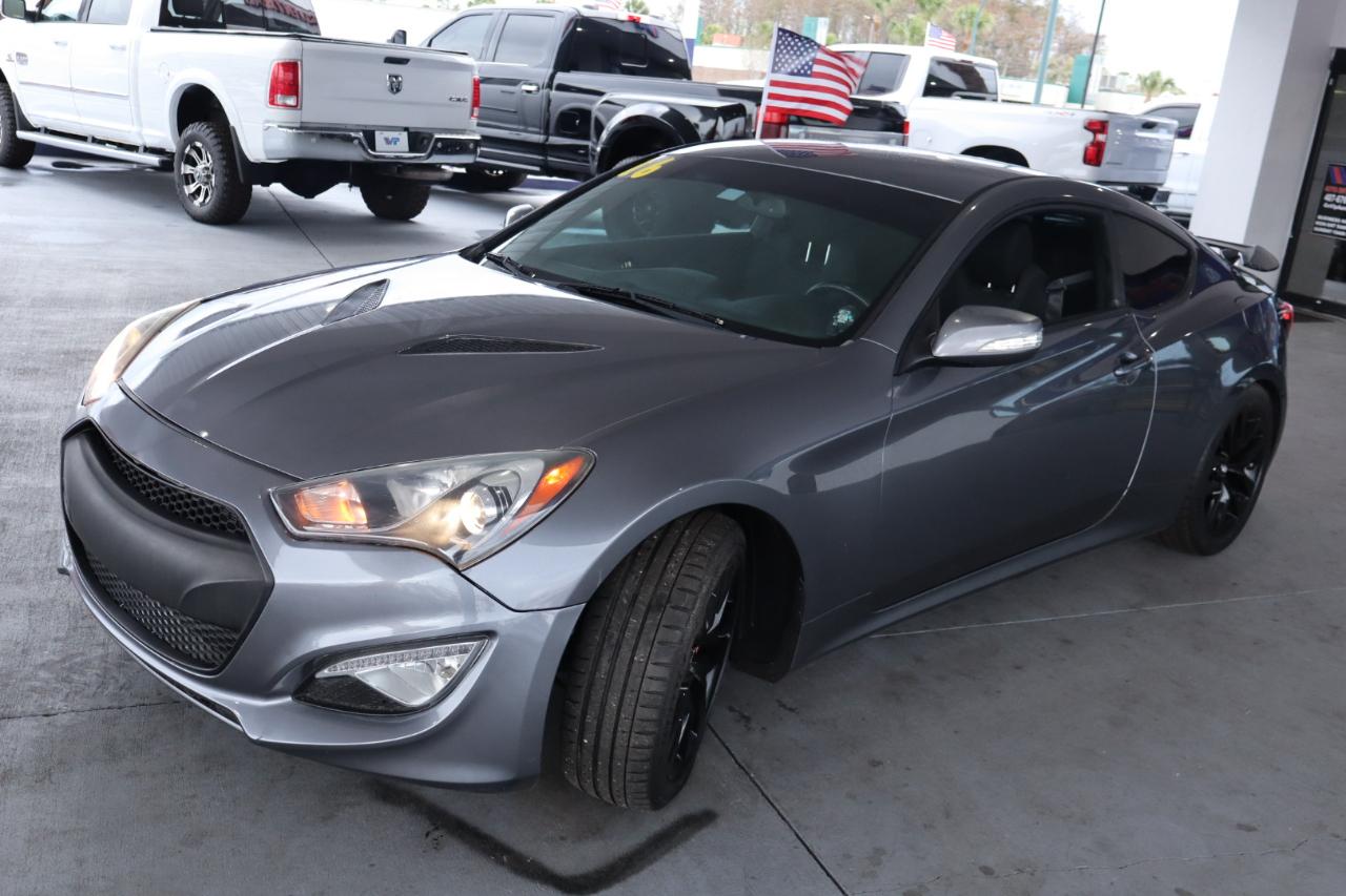 Hyundai Genesis Coupe 2dr 3.8L Auto Base w/Black Seats 2016