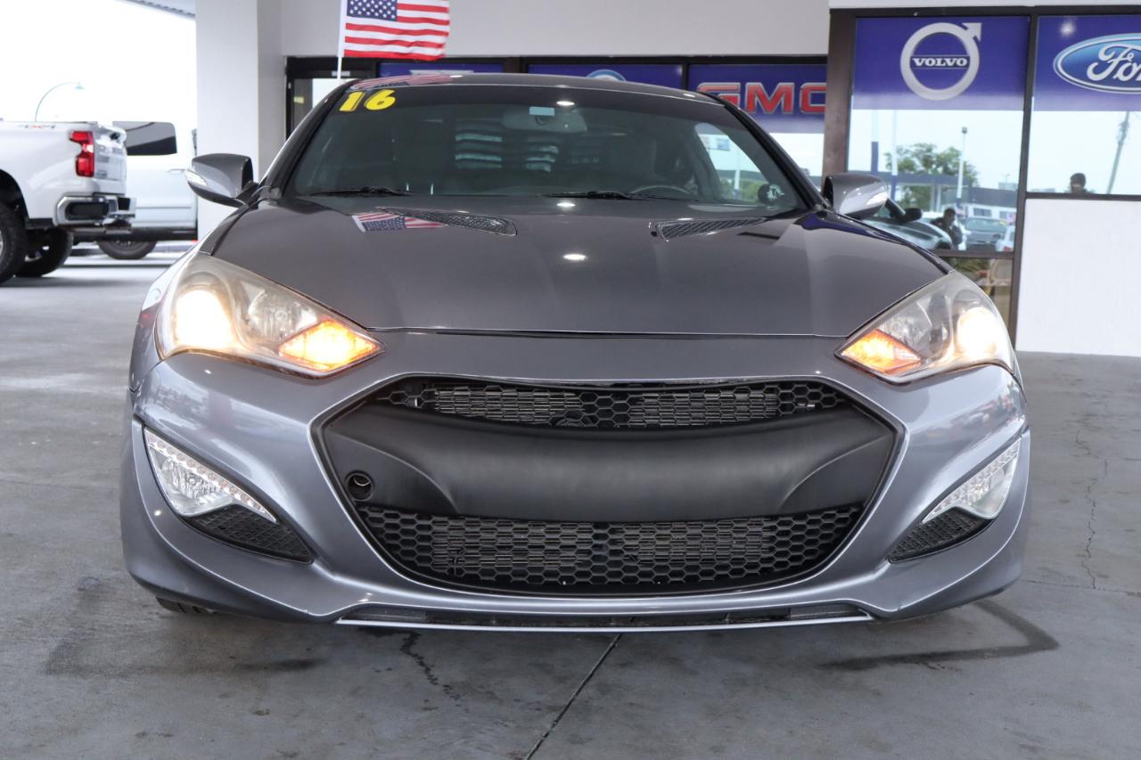 Hyundai Genesis Coupe 2dr 3.8L Auto Base w/Black Seats 2016