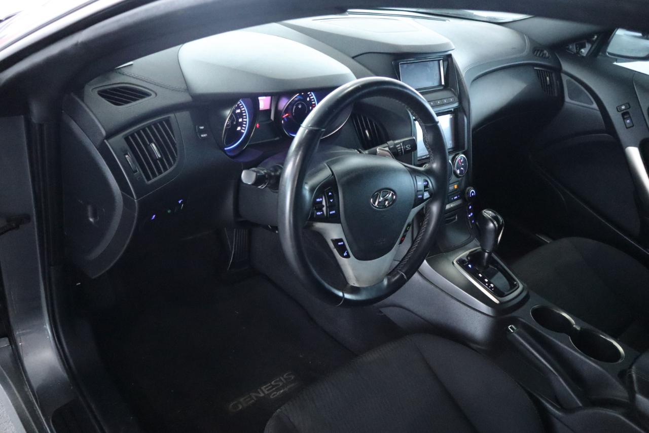 Hyundai Genesis Coupe 2dr 3.8L Auto Base w/Black Seats 2016