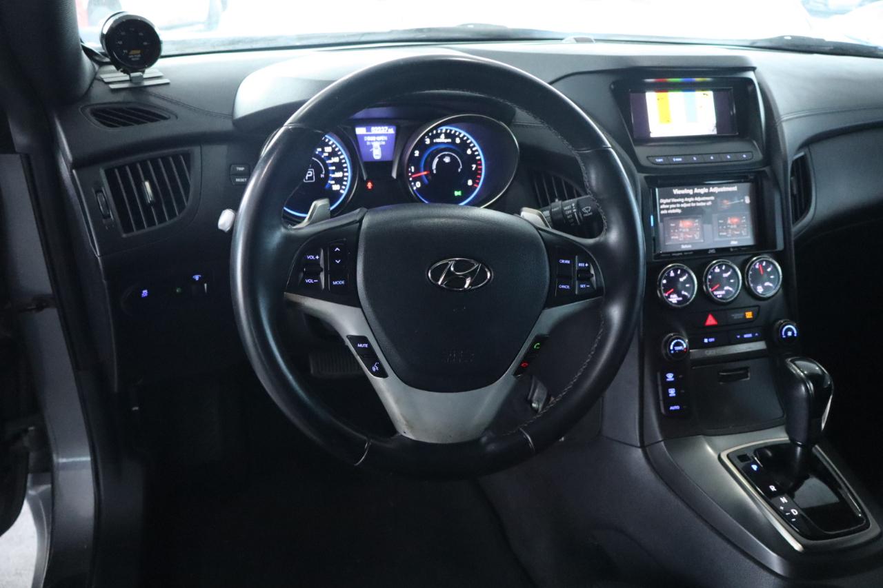 Hyundai Genesis Coupe 2dr 3.8L Auto Base w/Black Seats 2016