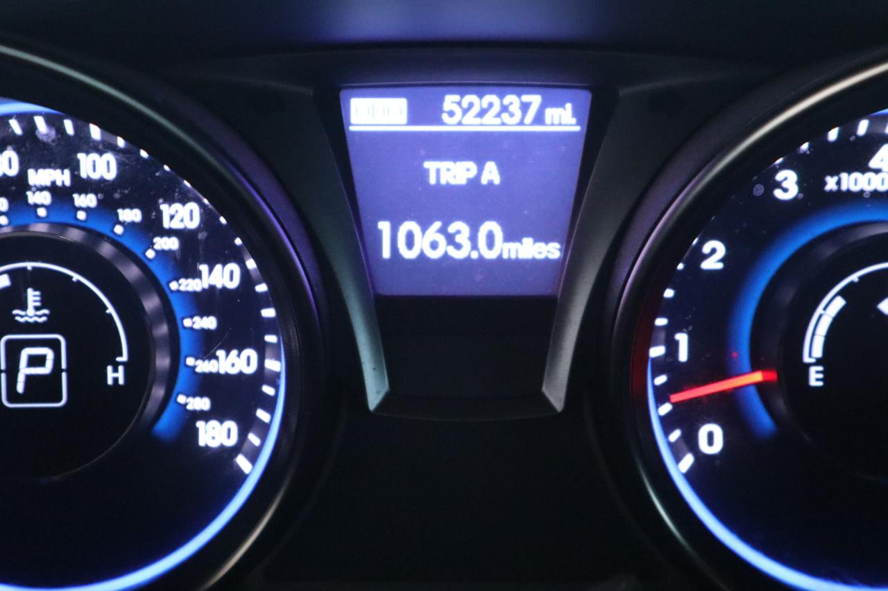 Hyundai Genesis Coupe 2dr 3.8L Auto Base w/Black Seats 2016