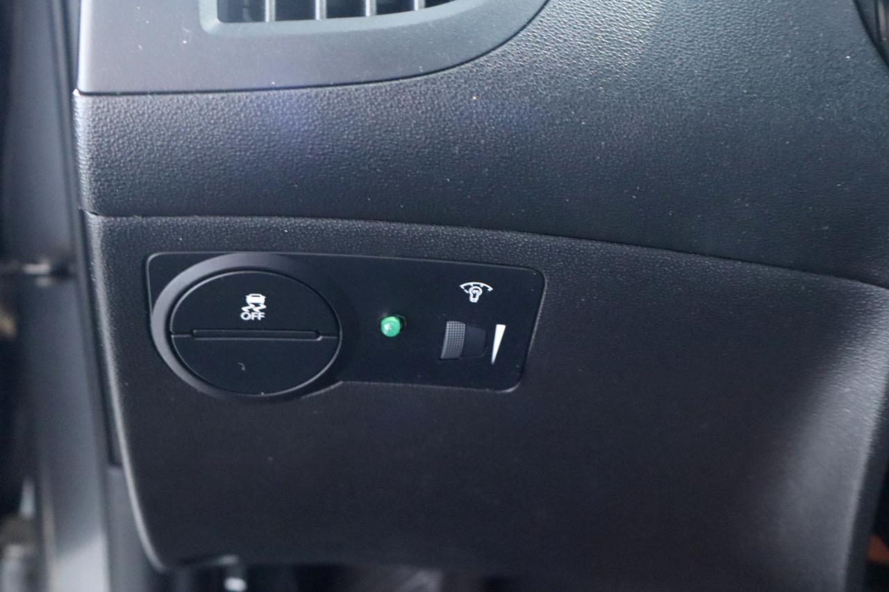 Hyundai Genesis Coupe 2dr 3.8L Auto Base w/Black Seats 2016