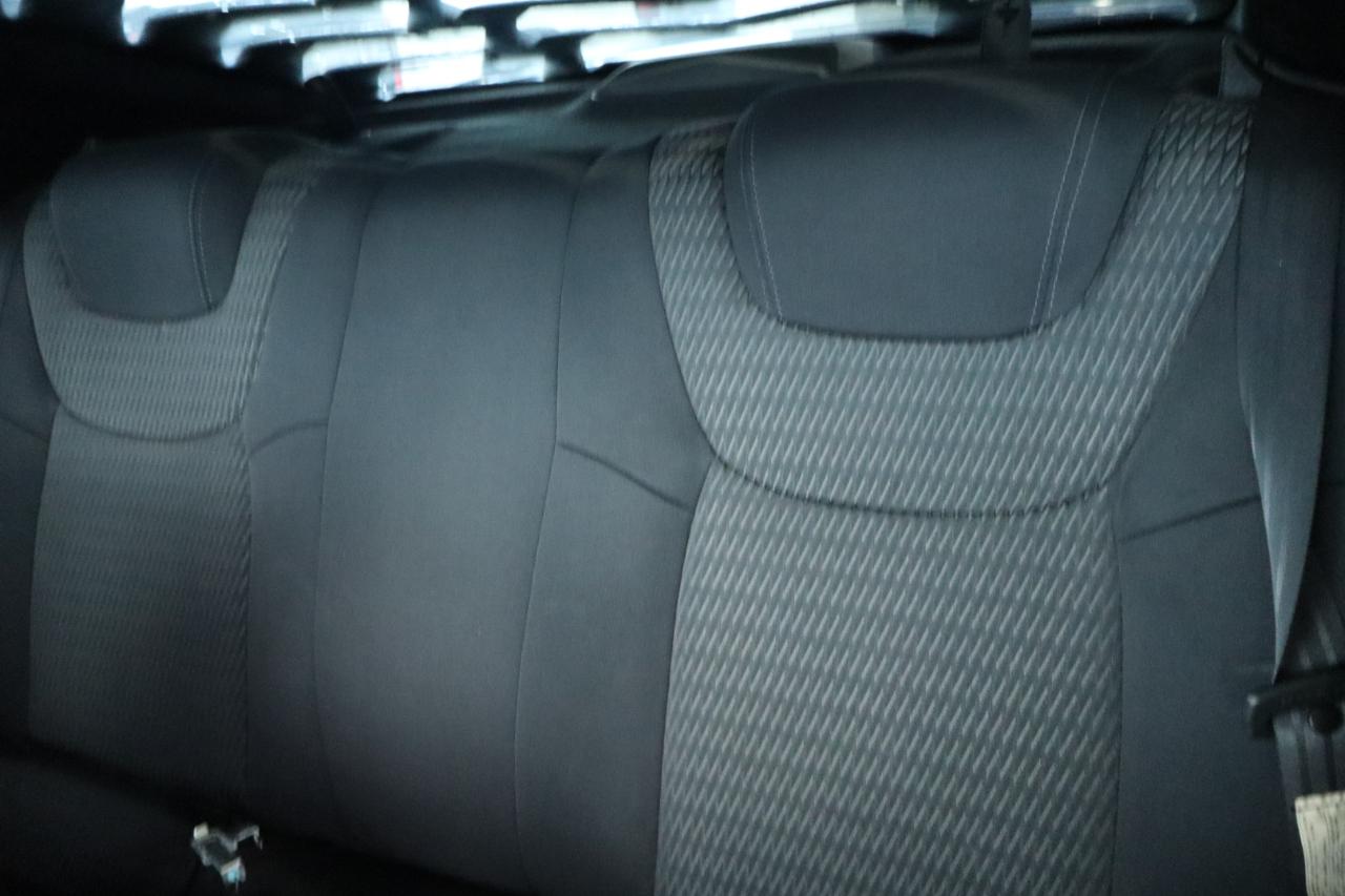 Hyundai Genesis Coupe 2dr 3.8L Auto Base w/Black Seats 2016