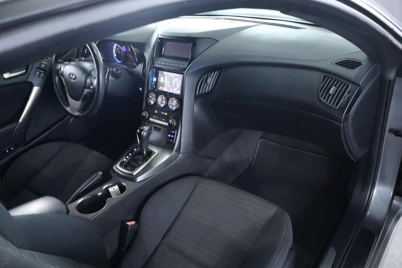 Hyundai Genesis Coupe 2dr 3.8L Auto Base w/Black Seats 2016